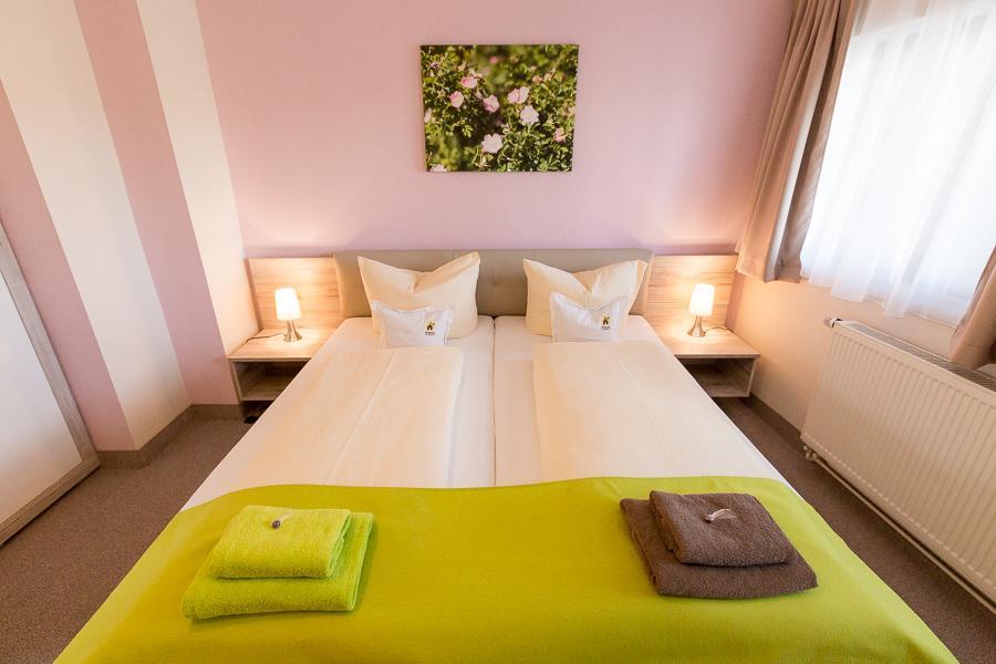 Kraeuterhotel Garni Zur Klostergrotte Nohra  Bagian luar foto