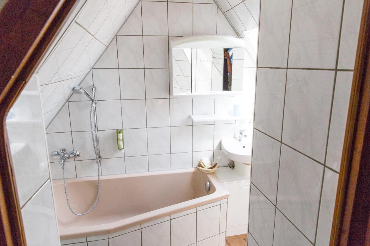 Kraeuterhotel Garni Zur Klostergrotte Nohra  Bagian luar foto