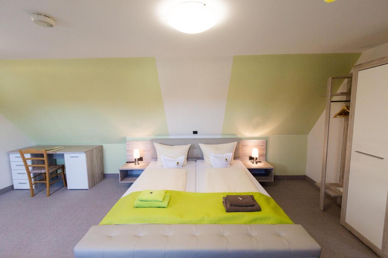 Kraeuterhotel Garni Zur Klostergrotte Nohra  Bagian luar foto